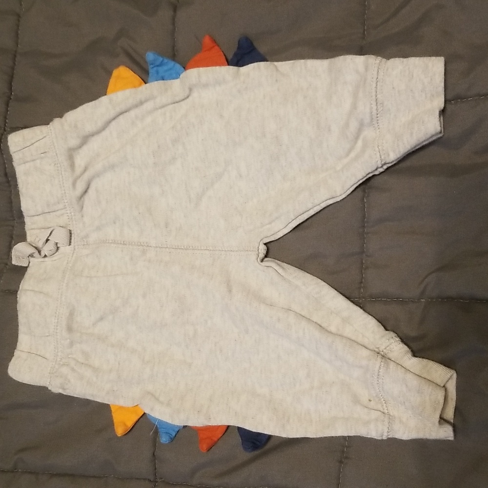 Bundles Baby Dinosaur 2-piece Outfit - Picture 4 of 4